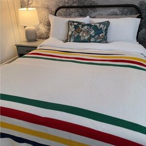 EUC Hudson’s Bay Company Stripes Cotton Blanket ✨